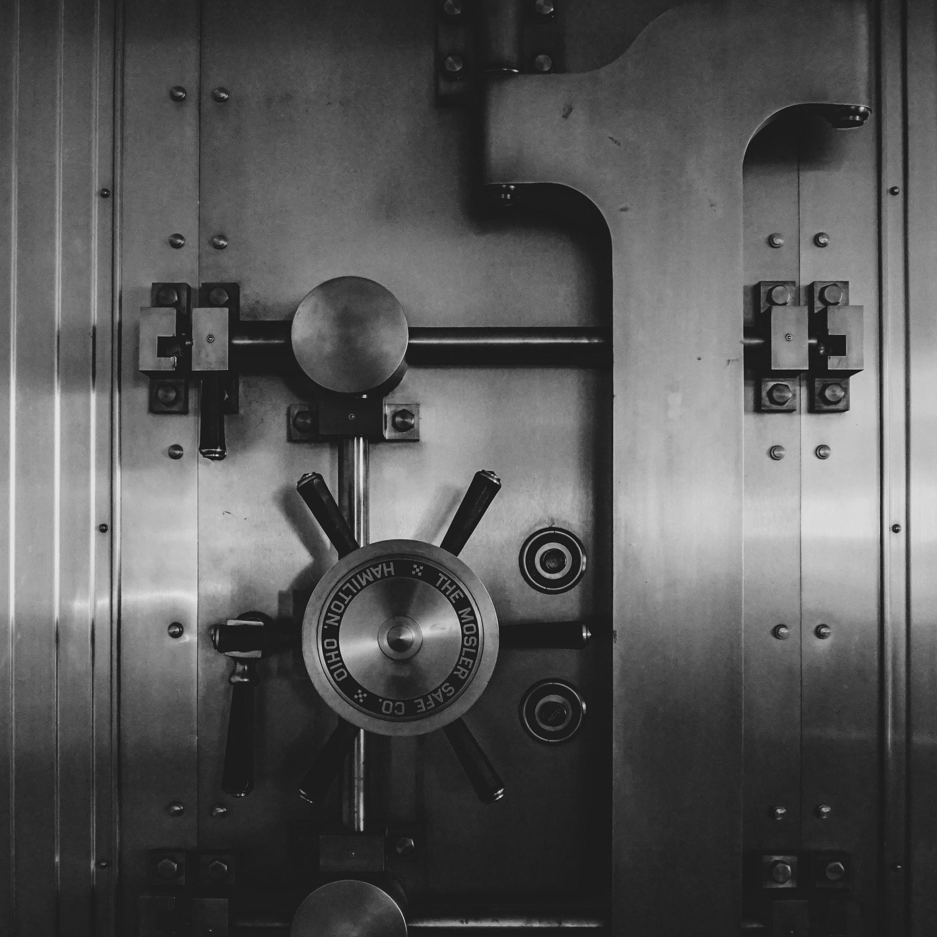 Armatis Security, your partner in certified security Choose impenetrable protection from Armatis. We combine years of expertise with the latest technologies for businesses, government agencies, and individuals.